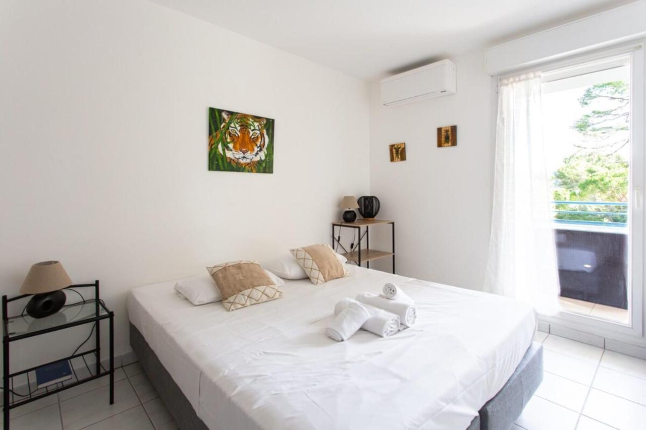 Air-Conditioned Apartment With Furnished Terrace Tennis Court & A Garage คานส์ ภายนอก รูปภาพ